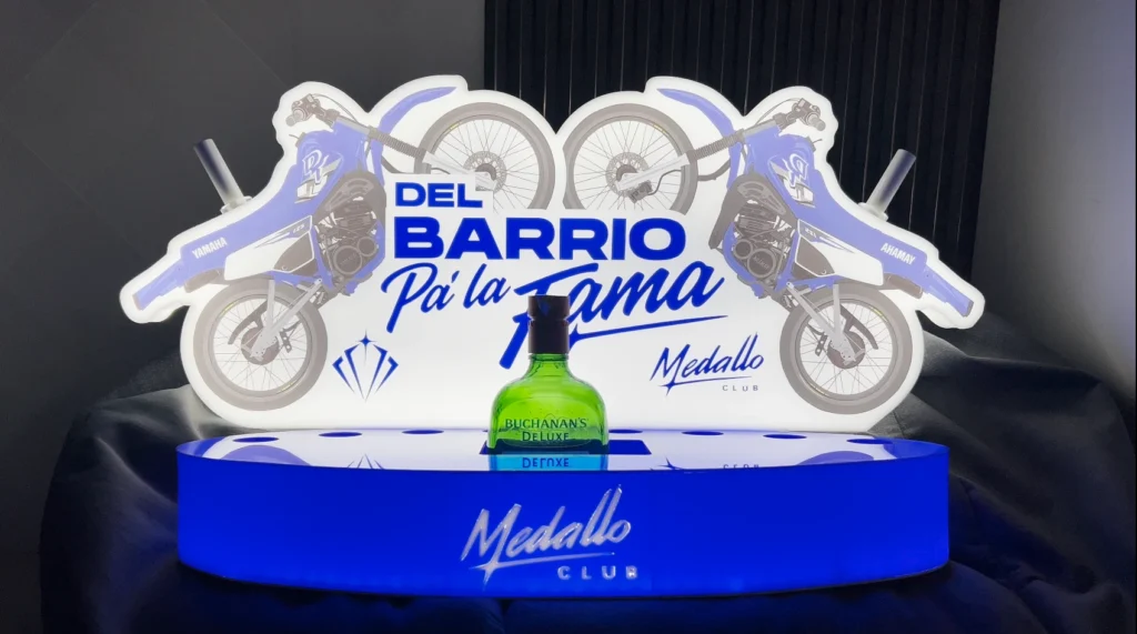 Aviso luminoso del barrio pa la fama